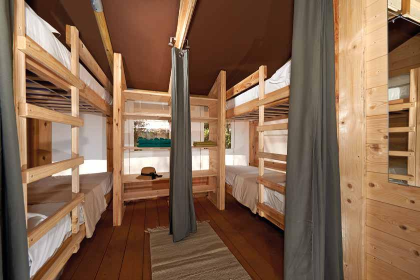 with 2 bunk beds / Zimmer mit 2 Stockbetten Bagno
