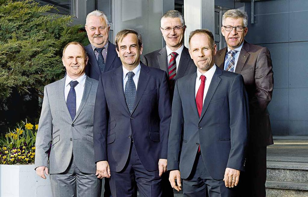 Verwaltungsrat (vordere Reihe, von links): Jürg Rogenmoser, Gerhard Pfister,