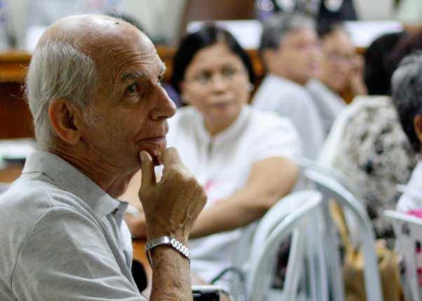 2. Aufbau von Altenorganisationen und Umsetzung der Altenrechte in den Philippinen Die Armutsrate ist insbesondere unter älteren