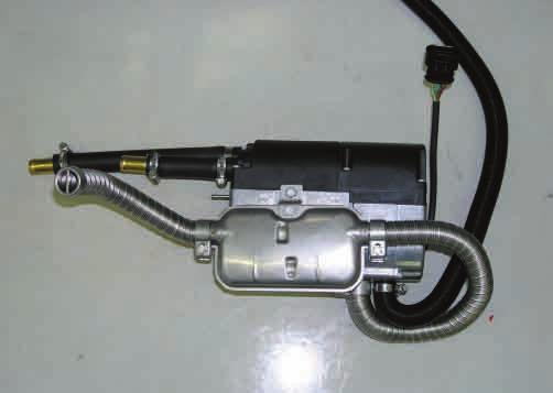 Das Verbrennungsluftrohr mit einer Schlauchschelle Ø 16-25 mm am Heizgerät anschließen und entsprechend dem Bild formen.