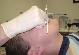 Diese Verfahren können einfacher ausgeführt werden, wenn der Patient sich in einer Rückenlage befindet. Auf diese Weise wird der Kopf durch die Kopfstütze des Dentalstuhls abgestützt.