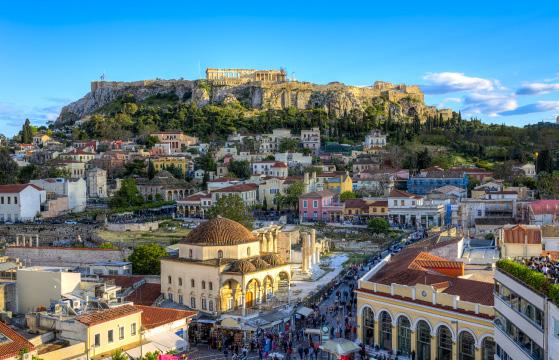 Athen GRIECHENLAND Als kulturelles, historisches und wirtschaftliches Zentrum des Landes ist Athen auch die bedeutendste Metropole Griechenlands.