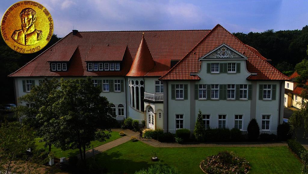 Einleitung Abbildung: Johann-Wilhelm-Ritter-Klinik Die Johann-Wilhelm-Ritter-Klinik in Bad Rothenfelde hat ihren Ursprung im 1917 gegründeten, ehemaligen Oldenburger Kinderkurheim.