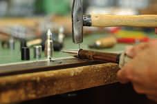 dopplermanufaktur MIT LIEBE UND VON HAND GEFERTIGT Seit 1947 schon steht der Name doppler für Qualität, beste Handwerkskunst und Made in Austria.