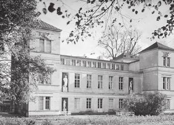 1. FERNWEH Berlin 1789 Städtische Gebiete sind oft reich an Ödland, sogenannten Ruderalflächen, so auch in Berlin, wo Humboldt 1769 geboren wurde.