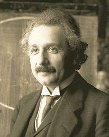 Einstein 1879-1955 Einstein 1905: Zur Elektrodynamik bewegter Körper Die Einführung eines Lichtäthers wird sich insofern als überflüssig erweisen, als nach der zu entwickelnden Auffassung weder ein