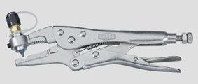 Recovery-service-piercing plier made from high quality chrom vana dium steel with changeable piercing needle and access fitting. Connection: 4 SAE Part No 988526 4200 Abklemmzange bis ca.