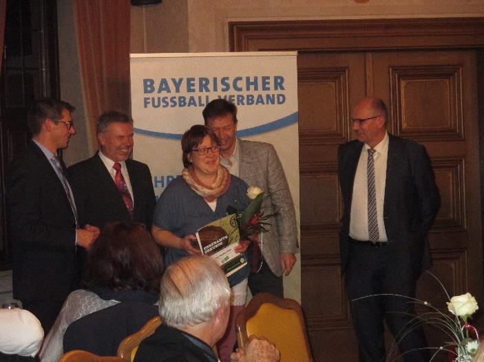 Ehrungen DFB Sonderehrung: Rainer Erhard wird Ehrenamtskreissieger des