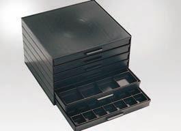 Schubladenschrank Elektrostatisch volumenleitfähiger Kunststoff, schwarz, stapelbar 6 Schubladen B x T x H 261 x 238 x 20 mm Typischer Oberflächenwiderstand RS = 104 105 Ohm Außenmaß B x T x H 273 x