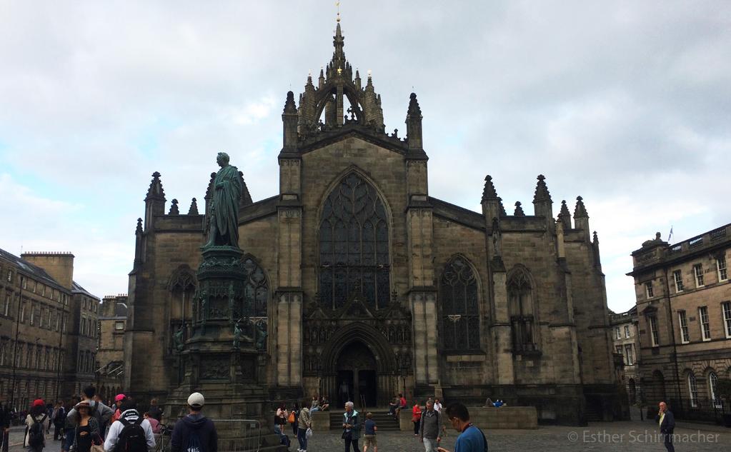Unterwegs in Schottland: Die Architektur von Edinburgh Die Stadt Edinburgh weist zwei architektonische Epochen auf.