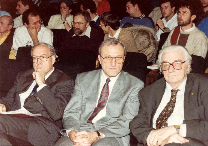 { KONRAD ZUSE UND DIE ETH ZÜRICH Abb. 5 Verleihung des Ehrendoktortitels 1991 an der ETH Zürich, von links nach rechts: Frederick P.