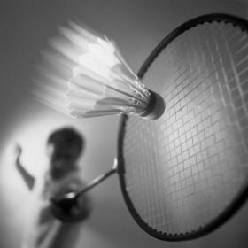 Badminton Ein dynamisches Spiel, schnell, fair und technisch anspruchsvoll!
