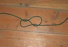 Knoten binden Grosse wende Spieleranzahl: 4-32 zur Verfügung stehen: pro 4 Spieler ein Seil Zunächst wird mit einem Seil ein