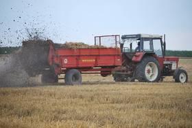 Zukunft der landwirtschaftlichen Klärschlammverwertung in Österreich Neben der zukünftig angedachten Phosphorrückgewinnung aus größeren Kläranlagen bleibt die direkte landwirtschaftliche Verwertung