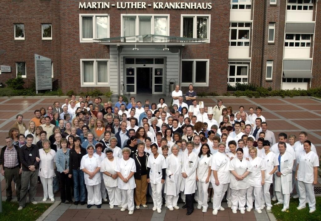 Einleitung Abbildung: Wir sorgen für Ihre Gesundheit Schon seit über 100 Jahren betreibt die Evangelische Kirchengemeinde Wattenscheid das Martin-Luther-Krankenhaus.
