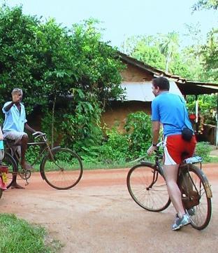 Radtour in der Königsstadt Polonnaruwa am 9. Tag der Reise Per Rad erkunden wir die fast 1.000 Jahre alte Stadt Polonnaruwa, ein Naturidyll zwischen Ruinen.