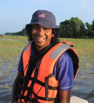 Ruwan Jayasekera Nalaka Palipane Ruwan arbeitet seit fast 20 Jahren als Reiseleiter auf Sri Lanka und betreut fast ausschließlich deutschsprachige Reisegäste.