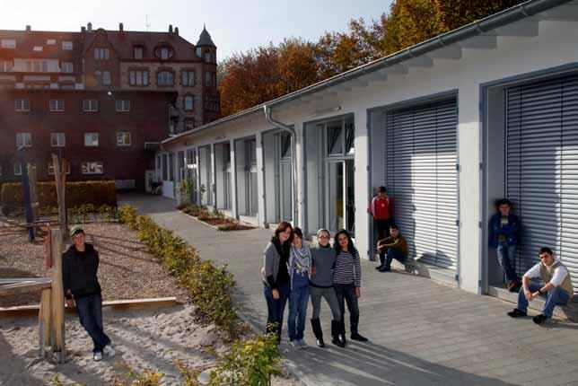 8 Gerne halten sich Jugendliche im Familienzentrum auf.