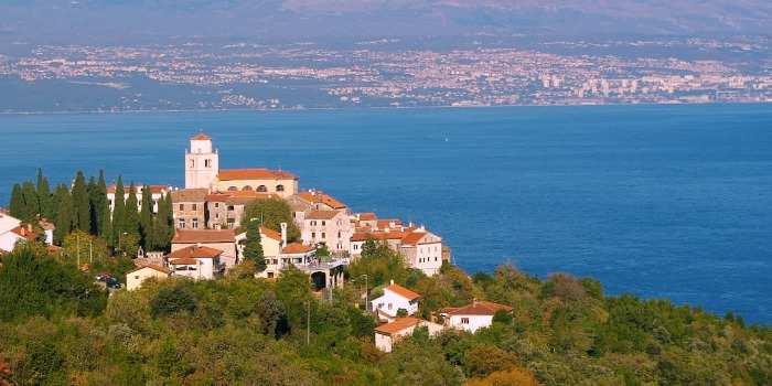 Es begann im Jahr 1844, als ein reicher Händler einen Ort suchte, wo er sich von der Hektik des geschäftlichen Lebens in Rijeka ausruhen konnte.
