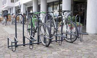 Die Konstruktion belastet die Fahrradfelgen nicht, ermöglicht eine diebstahlsichere Rahmenbefestigung und bietet durch die Tief-/ Hocheinstellung der benachbarten Fahrräder eine optimale