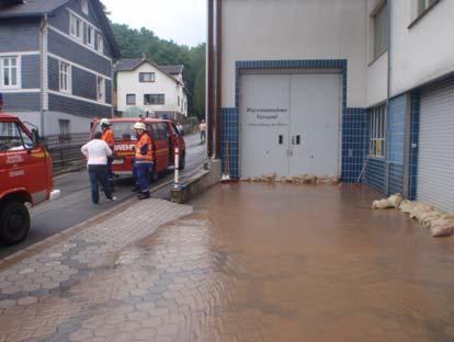 Nach einem Sturm über Rödental wurde die Feuerwehr Rödental am 30. Juni 2012 kurz vor Mitternacht alarmiert.