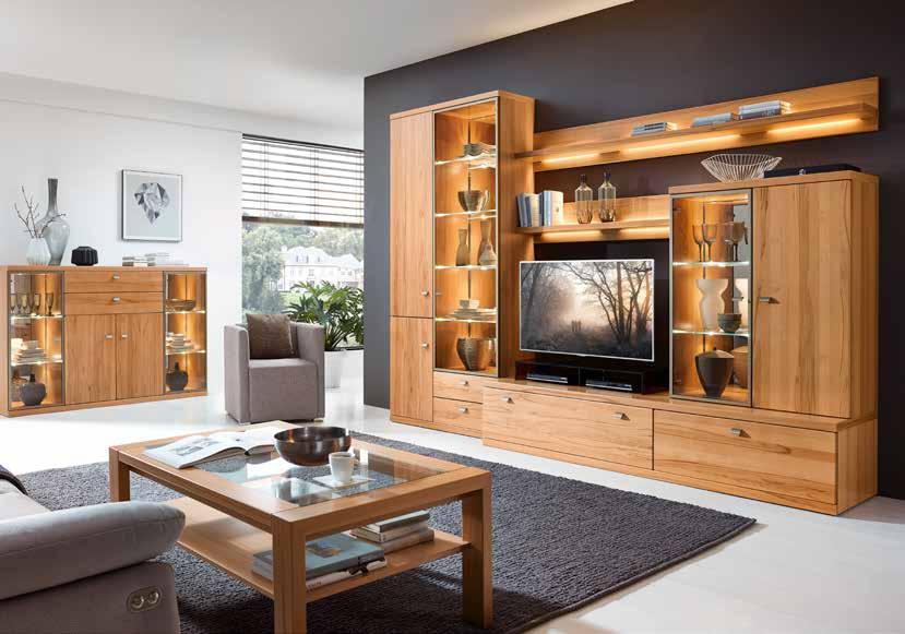 Mit seinem klaren Bekenntnis zum Werkstoff Holz bietet es einen perfekten Rahmen für den persönlichen Wohntraum.