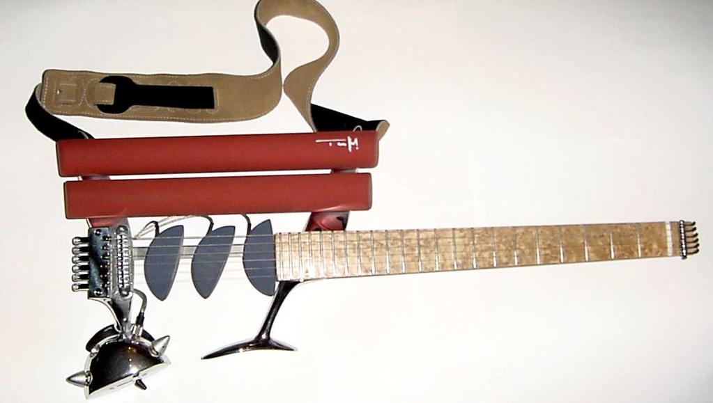 komplett vergossen. Jede Birdfish-Gitarre wird mit insgesamt fünf Pickups ausgeliefert, drei Single-Coils und zwei Humbuckern mit unterschiedlichen Ausgangsleistungen.