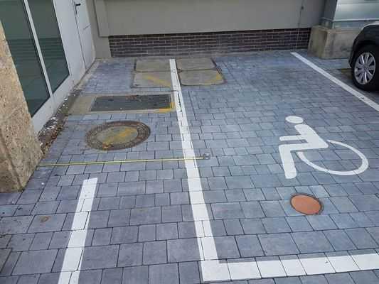 Toilette für Menschen mit Behinderung Parkplatz für Menschen mit Behinderung auf hoteleigenem Parkplatz Parkplatz für Menschen mit Behinderung Parkplatz für Menschen mit Behinderung mit