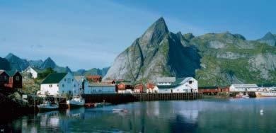 Sunde. 1. Tag: Einschiffung in Bergen am Nachmittag und Abfahrt am Abend gen Norden. 2. Tag: Vorbei an Schären und Inseln nimmt das Schiff Kurs auf die bezaubernde Jugendstilstadt Ålesund.