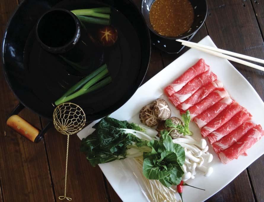 Unsere Spezial-Menü-Empfehlung Shabu-Shabu der japanische Feuertopf Die Zubereitung erfolgt durch den Gast am Tisch.