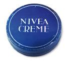 Die erste NIVEA Creme kam 1911 auf den Markt und ihre Formel hat sich seit deren Einführung kaum verändert.