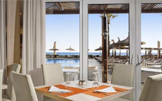 THB EL CID 4* Playa de Palma. Nur Erwarchesener Das 4 Sterne Hotel THB El Cid liegt an einem privilegierten Ort, direkt am Strand, an einer schönen Promenade eines kilometerlangen Sandstrandes.