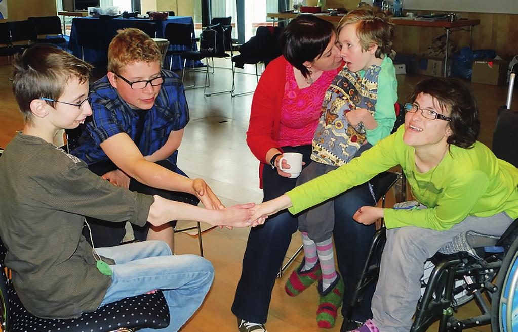 KiHoForum 2017 Gemeinsam innehalten, gestalten, bewegen 7. Deutsches Kinderhospizforum Das Deutsche Kinderhospizforum ist die europaweit größte Fachtagung zur Kinder- und Jugendhospizarbeit.