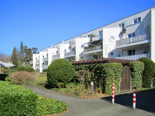 Köln-Lindenthal, helle 2-Raum-Dachgeschosswohnung mit Laminatboden und Südwest- Kaltmiete: 1.070,00 EUR (zzgl. Nebenkosten) Scout-ID: 106243392 Objekt-Nr.