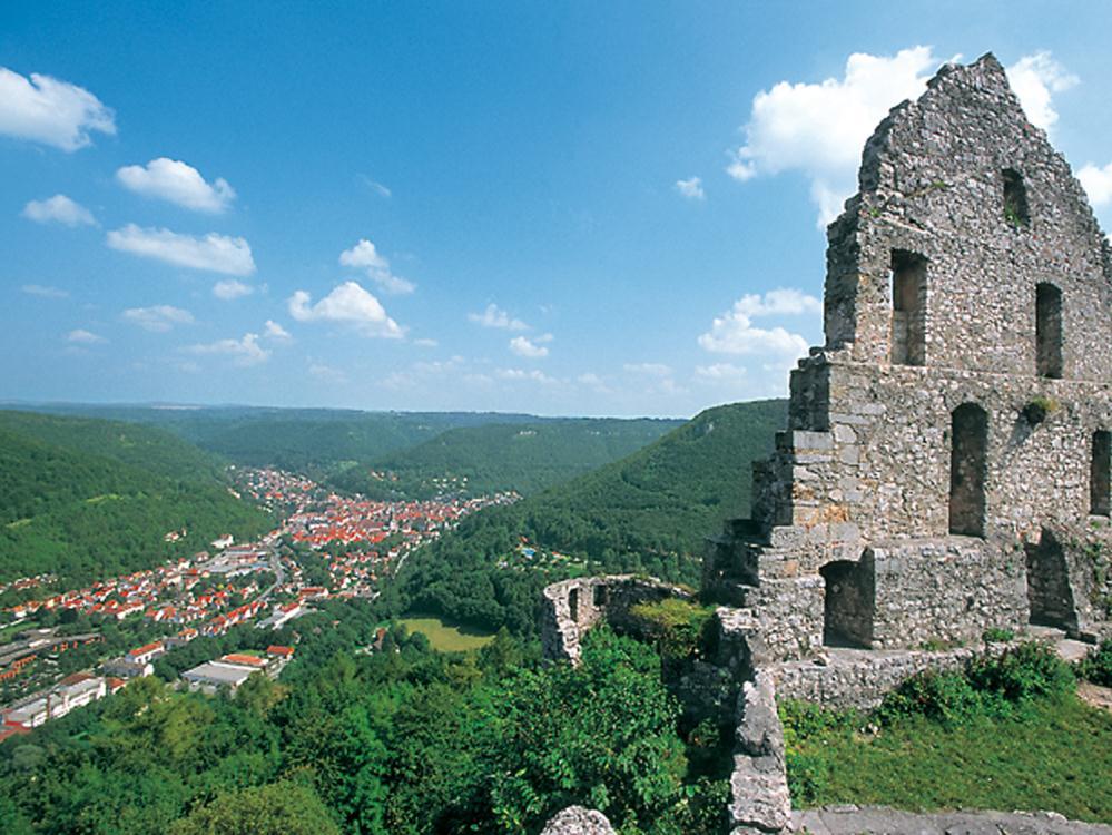 Tourismusbericht 2013 Tourismusbericht 2013 Beherbergung Baden-Württemberg 2009 16.053.000-2,6% 42.416.800-2,8% 2,6 2010 16.707.781 4,1% 43.514.949 2,6% 2,6 2011 17.853.382 6,9% 45.616.