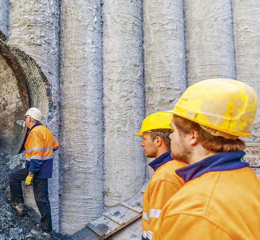 Geschäftsbericht Emschergenossenschaft Die Tunnelbohrmaschine hat sich 2017/2018 ihren Weg gebahnt.