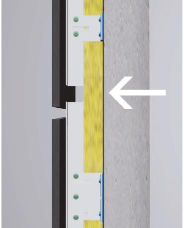 Der Einsatz thermischer Trennelemente zwischen der tragenden Wand und den Abstandhaltern verringert die Wärmebrückenwirkung der MetallUnterkonstruktion.