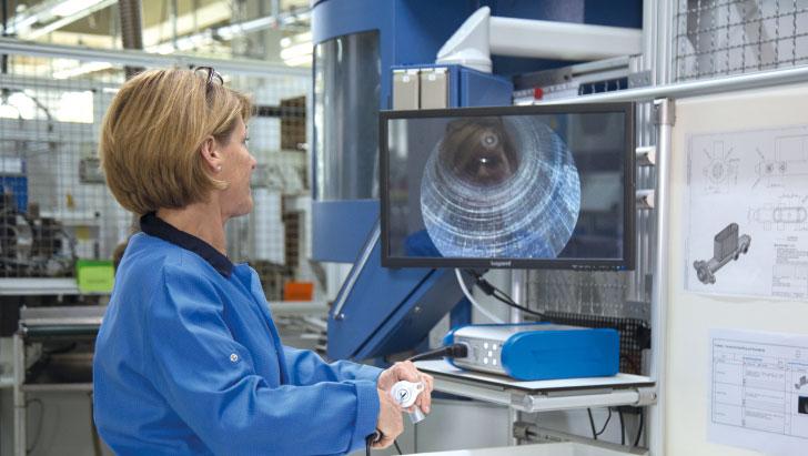 INDUSTRIE In der Industrie werden SCHÖLLYs Endoskopie-Lösungen zur Qualitätssicherung in der