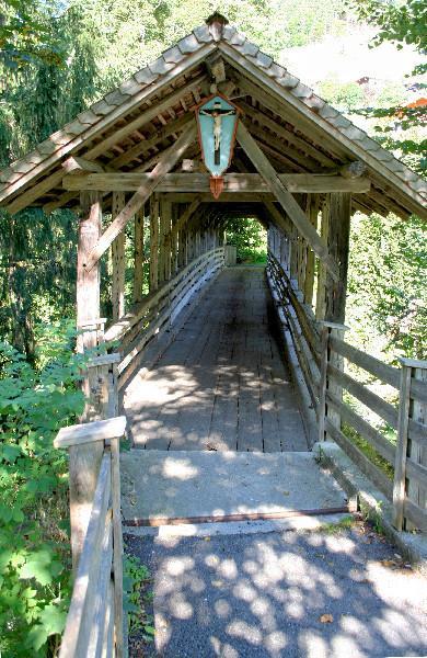 Über den Rudolf-Stöckl-Weg Bergwanderung oberhalb von Finkenberg Eine Wanderung von Finkenberg aus am Nordhang des Grinberges über den Rudolf-Stöckel- Weg (Höhenweg) zur Elsalm und Abstieg ins