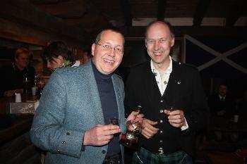 Markus Kewitz und Rudolf Hundsbichler beim Whisky-Tasting.