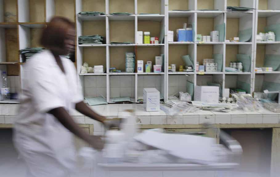 60 Weltweit verstärkte Anstrengungen Eine Krankenhausapotheke in Abidjan, Côte d Ivoire.