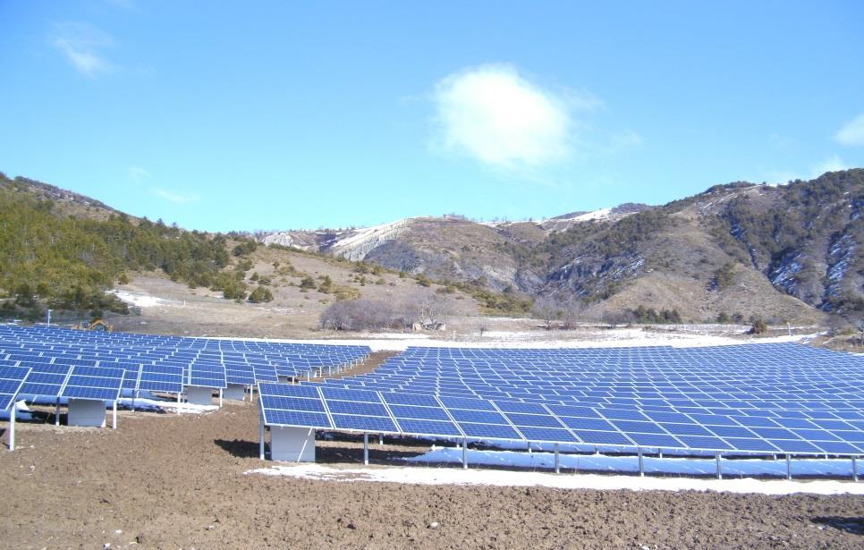 Photovoltaik-Feld Lauzet Alpes de Haute Provence Die
