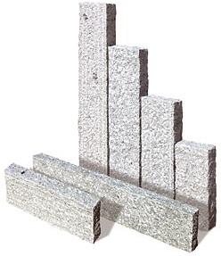 Natursteine und Natursteinplatten Granit Stelen allseitig fein gestockt Farbe: 603 hellgrau Masse: