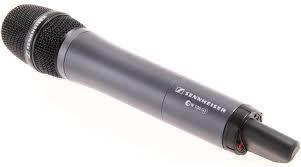 Funkmikrofone Sennheiser 945 EW-135 G3 Handsender 40,00 / 33,61 Shure PG24E Handsender 15,00 / 12,61 4 x Sennheiser EW-135 und Combiner 160,00 /134,45 CatchBox Wurfmikrofon inkl.
