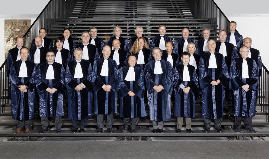 Vispārējās tiesas sastāvs Vispārējā tiesa B Vispārējās tiesas sastāvs (Protokolārā kārtība 2012. gada 8. oktobrī) Pirmā rinda, no kreisās uz labo: Palātu priekšsēdētāji L. Truchot, S. Papasavvas, O.