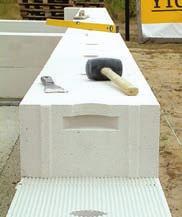 Mortarul în pat subțire nu poate fi folosit ca și mortar de poză şi deci, nu poate corecta o poziționare defectuoasă a blocurilor de zidărie.