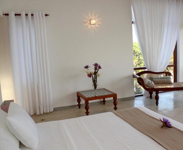 Das traditionell-luxuriöse Sithnara Ayurveda Resort zwischen Mirissa und Matara gelegen, begrüßt Sie unter Mangobäumen und Kokospalmen.