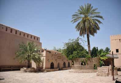 00 Start der Rundreise mit der Stadtbesichtigung von Muscat, inklusive des Palastes von Sultan Qaboos flankiert von den beiden portugiesischen Forts Mirani und Jalali aus dem 16. Jahrhundert.