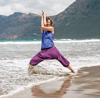 Yogalehrausbildung Hatha Yoga mit Ausrichtung Flow Yoga, Faszien und Spiraldynamik Zertifizierte Ausbildung nach Yoga Alliance 200