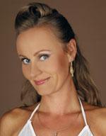 Des Weiteren hat sie an zahlreichen Yogatherapie Seminaren bei dem bekannten Orthopäden und Yogalehrer Dr. med. Günther Niessen teilgenommen.